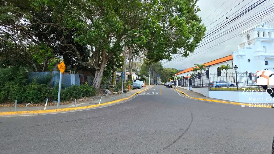 Venta propiedad ideal para desarrollar, uso de suelo comercial, Escazú, 1747m2