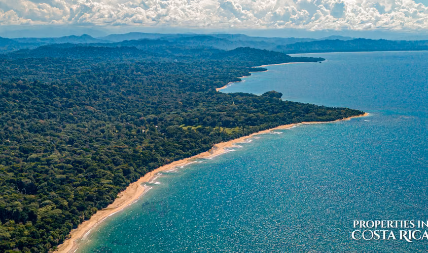 Lote con Vista al Mar en Punta Uva