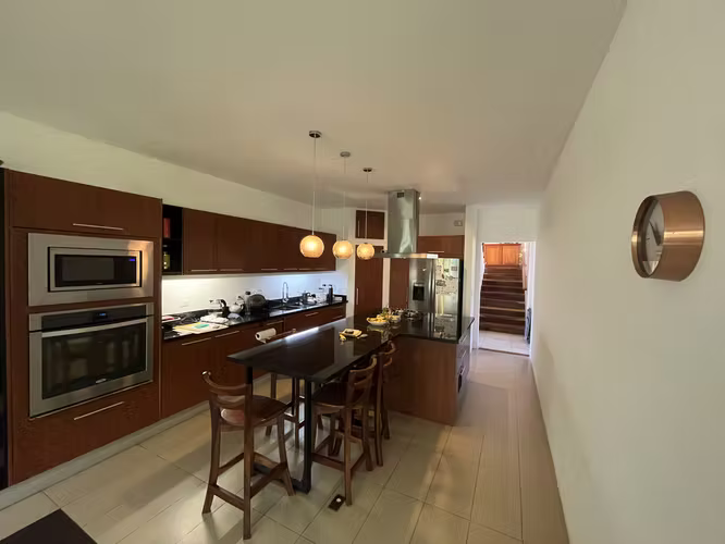 CASA AMUEBLADA EN ALQUILER LOMAS DEL VALLE SANTA ANA 2 HAB CÓD JV374