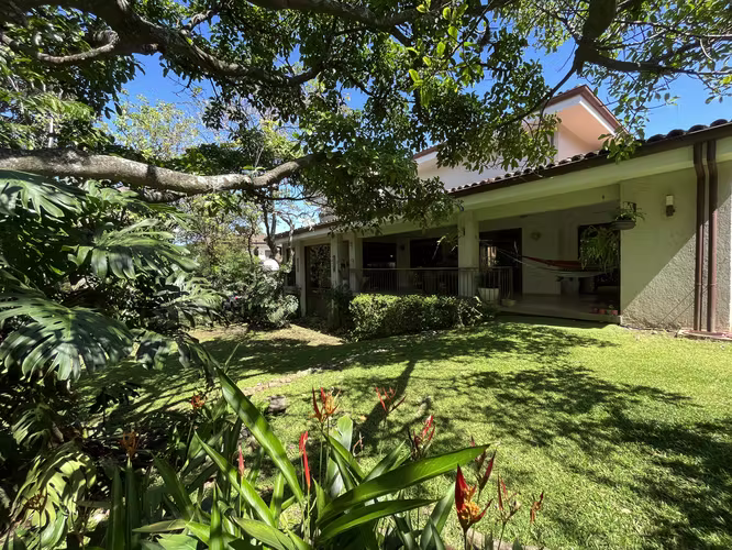 CASA AMUEBLADA EN ALQUILER LOMAS DEL VALLE SANTA ANA 2 HAB CÓD JV374