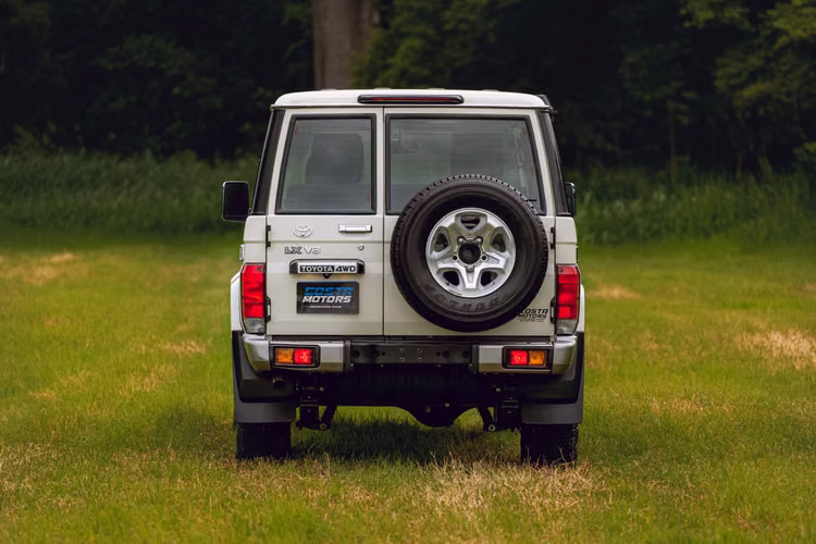Land Cruiser 76 V8 2023