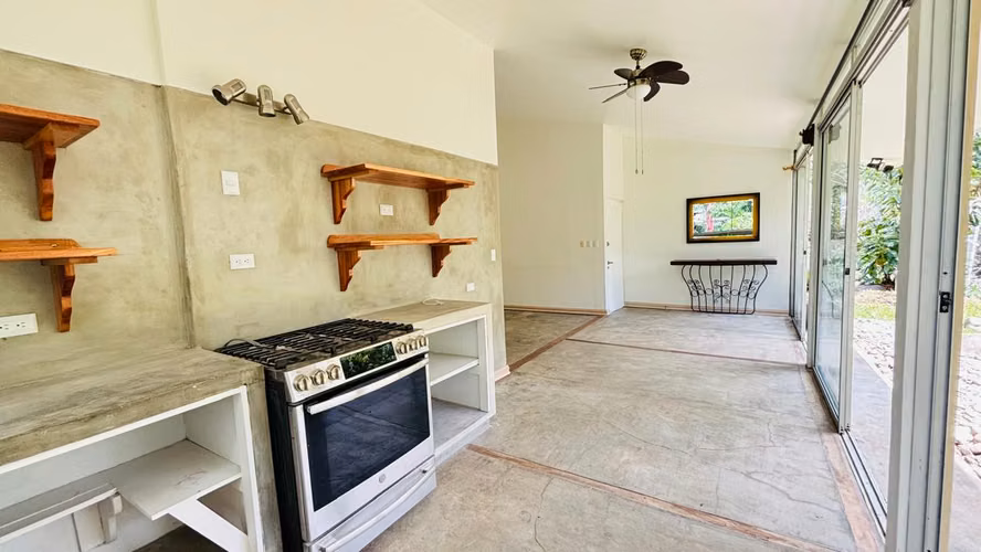 Alquiler - Apartamento con amplio jardín | Salitral de Santa Ana  KV