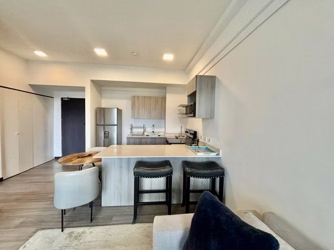 ROHRMOSER! SE ALQUILA MODERNO APARTAMENTO AMOBLADO EN QBO