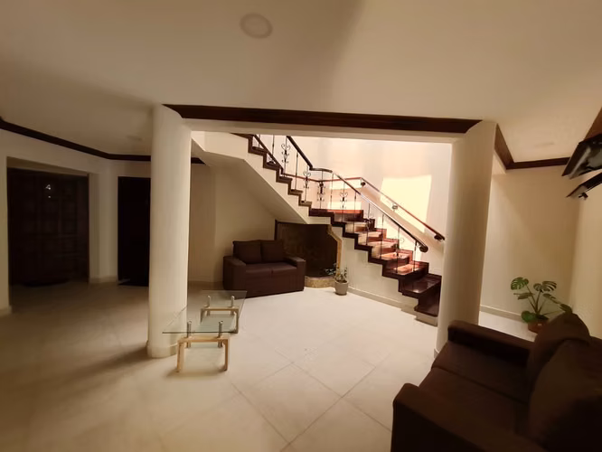 Apartamento Semi amoblado de 1 Habitación SIN PARQUEO en Rohrmoser-2