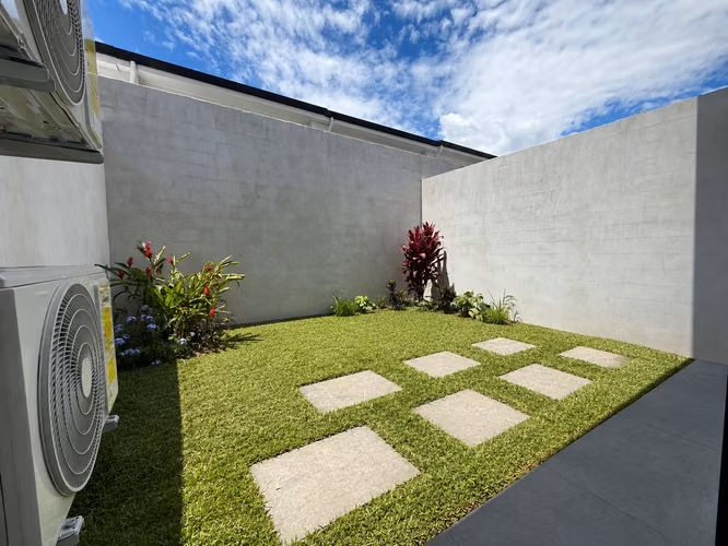 Venta de casa nueva en Condominio Lindora Village Santa Ana - Imagen 2