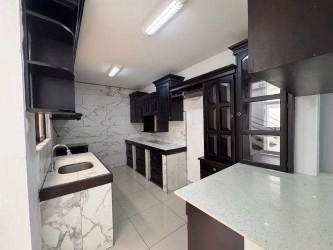 Casa de 4 Habitaciones con Mezanine | Precio por Debajo del Avalúo - Imagen 2