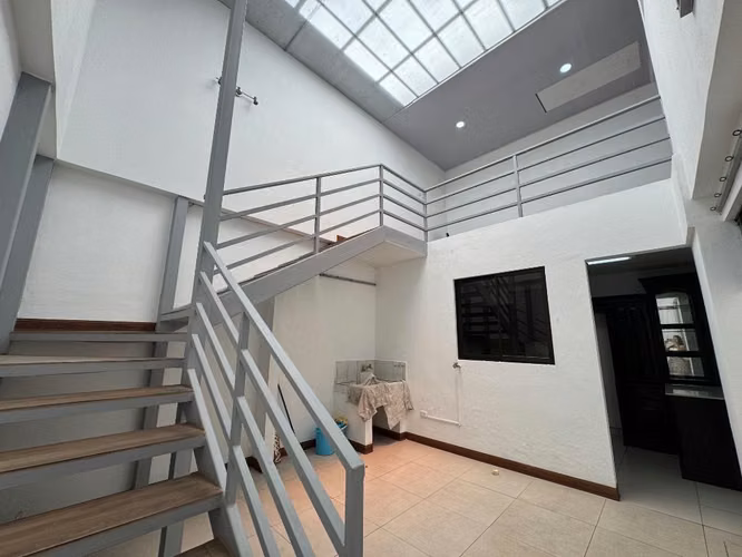 Casa de 4 Habitaciones con Mezanine | Precio por Debajo del Avalúo - Imagen 5