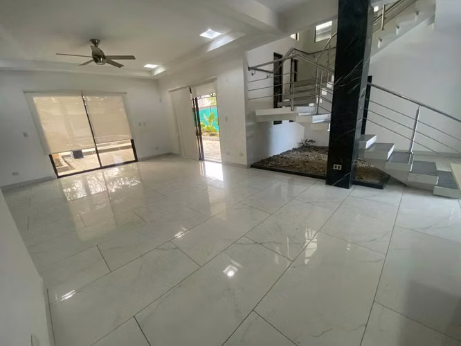  Casa de Lujo en Alquiler con Piscina Privada | Condominio Guacima