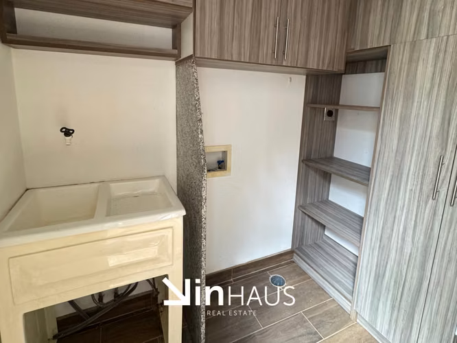 Casa de dos niveles con azotea en condominio, Quebradilla de Cartago. -EU