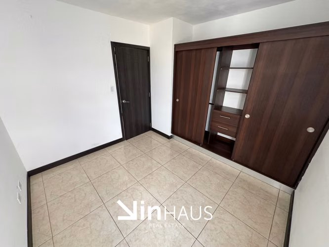 Casa de dos niveles con azotea en condominio, Quebradilla de Cartago. -EU