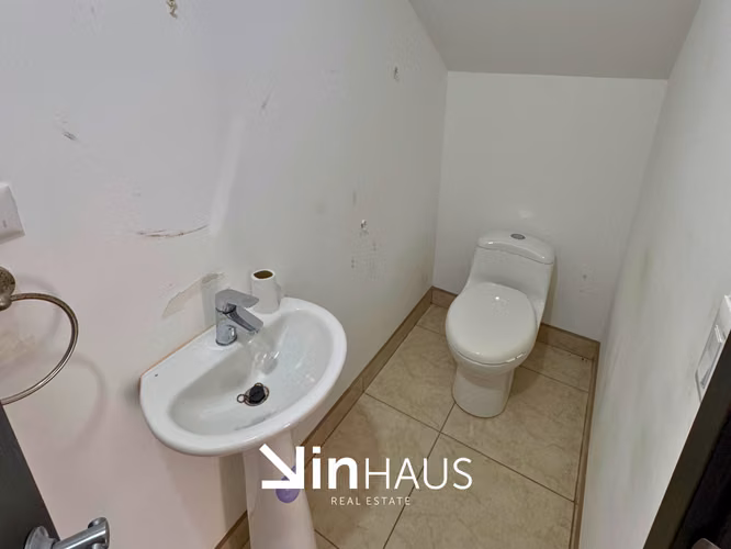 Casa de dos niveles con azotea en condominio, Quebradilla de Cartago. -EU