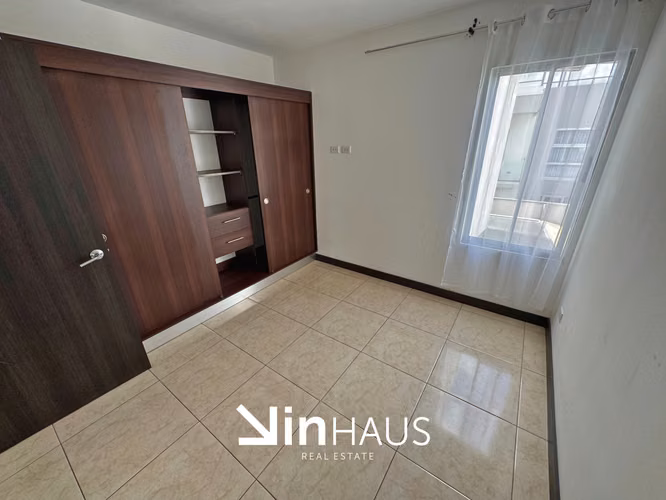 Casa de dos niveles con azotea en condominio, Quebradilla de Cartago. -EU