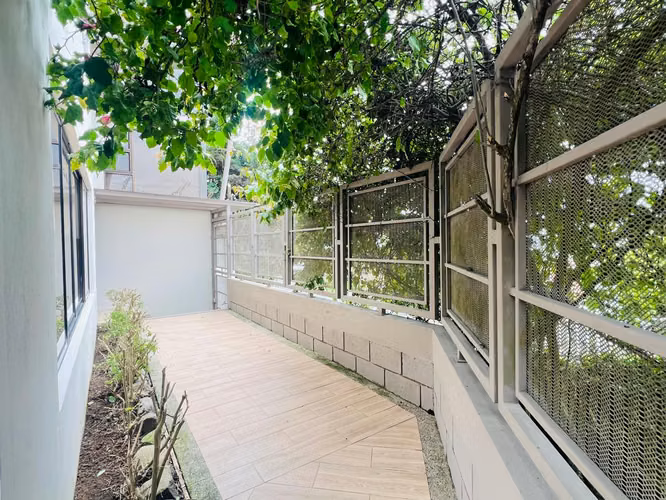 Venta de casa con vista en San Rafael de Heredia