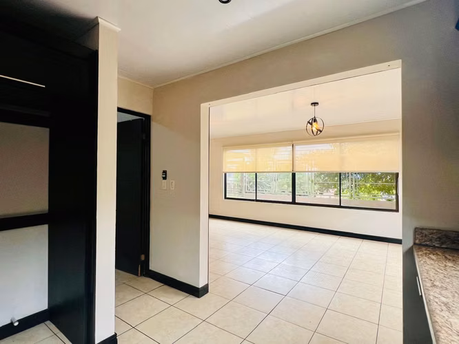 Venta de casa con vista en San Rafael de Heredia