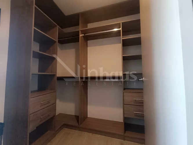 Venta de apartamento equipado en Cariari