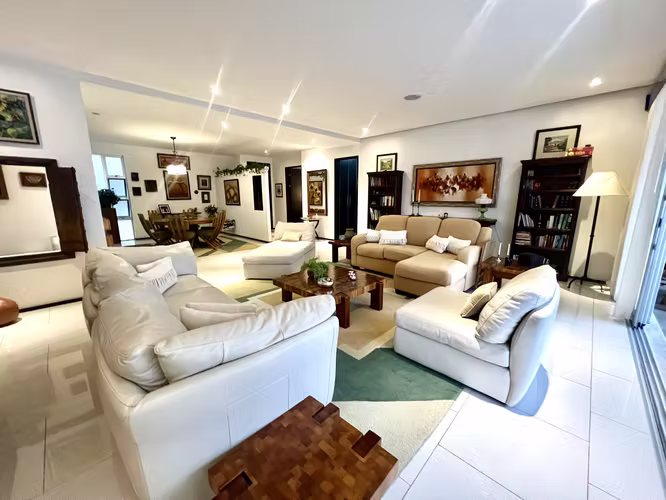 ALQUILER Y VENTA  Elegancia, Amplitud y Diseño: 200 m² Habitables en Santa Ana - Imagen 6