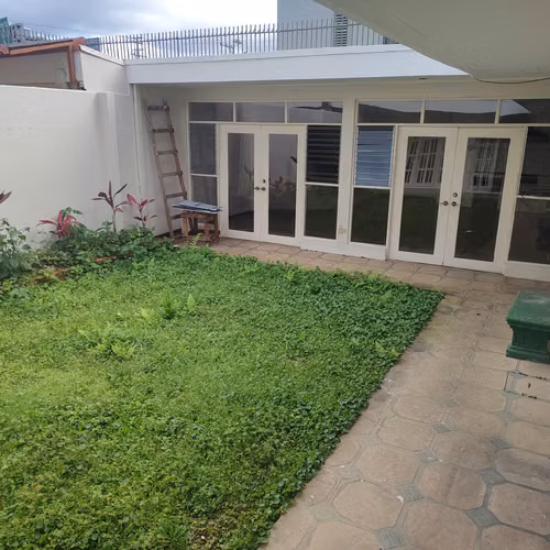 Alquiler amplia casa para oficinas en Barrio Dent / Excelente ubicación