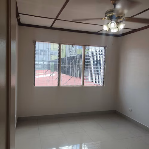 Alquiler amplia casa para oficinas en Barrio Dent / Excelente ubicación