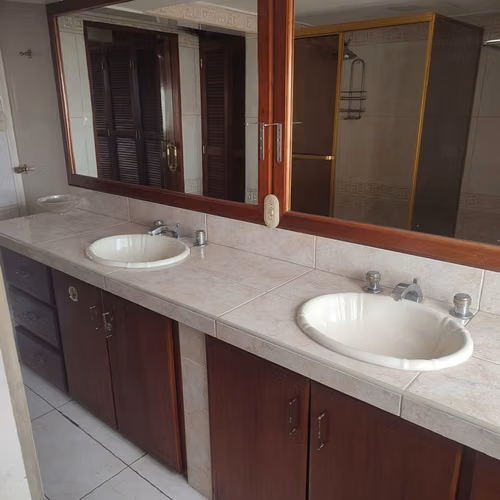 Venta de propiedad Independiente de Uso Mixto – Ideal para Inversión u Oficinas - Imagen 13