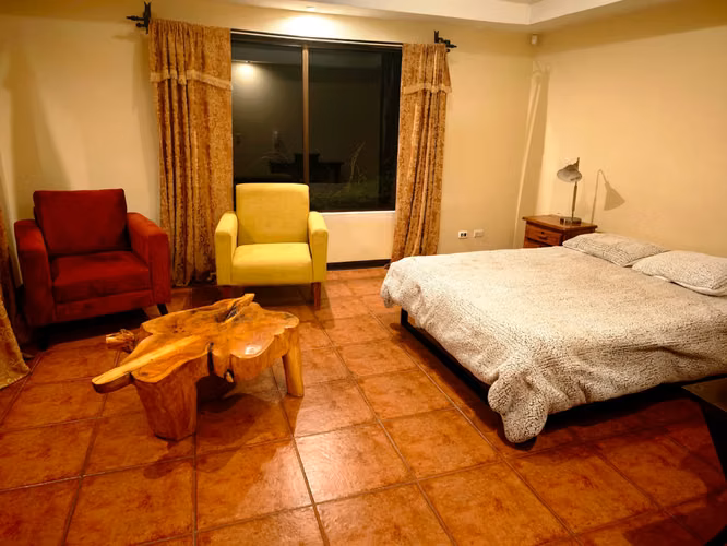 Alquiler de apartamento rústico amueblado, Las Nubes de Coronado (MS)