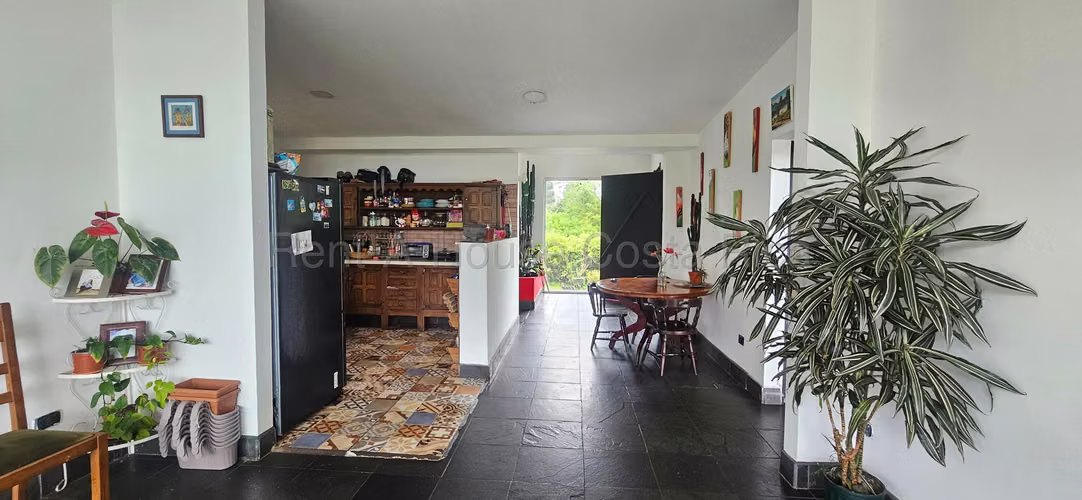 Casa en Venta en San Isidro de Heredia – 350 m² Construcción y 1.775 m² de Terreno