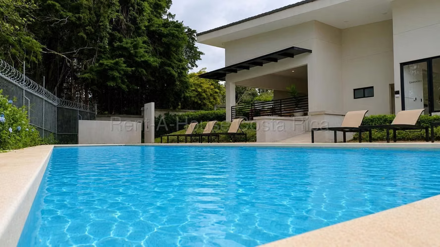 Venta de Lote en Condominio Casa Hacienda Tres Ríos La Unión-Dulce Nombre, Cartago.