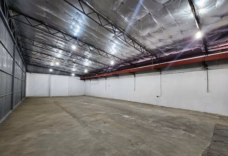 ESCAZU. BODEGAS COMERCIALES E INDUSTRIALES GUACHIPELIN  CERCA DE MULTIPLAZA ESCAZU