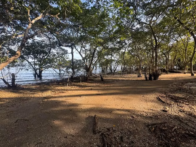 Venta de Lote en Playa Naranjo, Puntarenas. 27-179