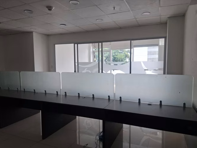 Alquiler de oficina 110m2 con acabados en Sabana Norte.