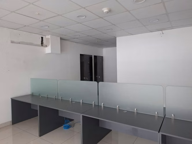 Alquiler de oficina 110m2 con acabados en Sabana Norte.