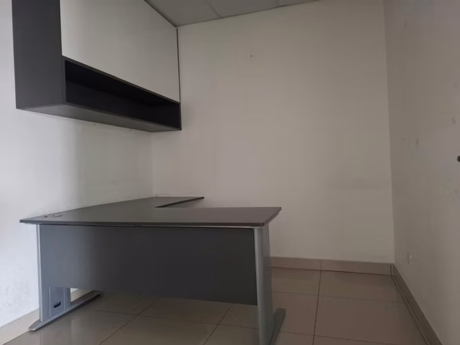 Alquiler de oficina 110m2 con acabados en Sabana Norte.