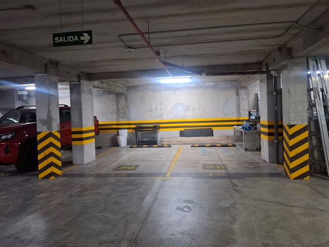 Alquiler de oficina 110m2 con acabados en Sabana Norte.