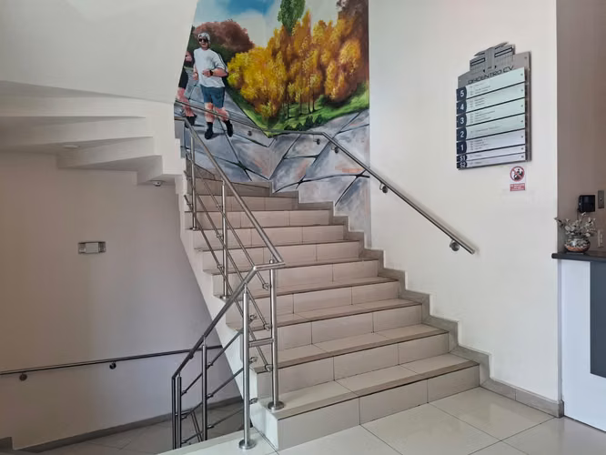 Alquiler de oficina 110m2 con acabados en Sabana Norte.