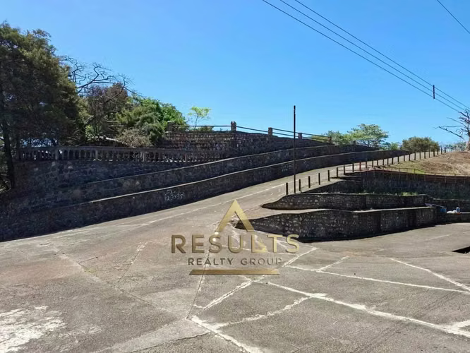 Luxury Hotel location in Vistas de Atenas