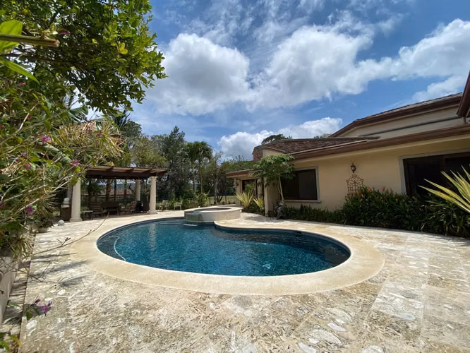 Residencia de Lujo Frente al Campo de Golf
