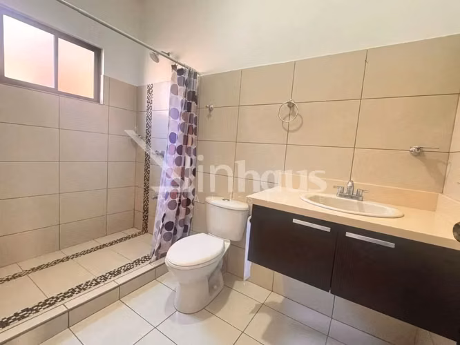 id 43173 Se alquila apartamento en Condominio Torres del Sol