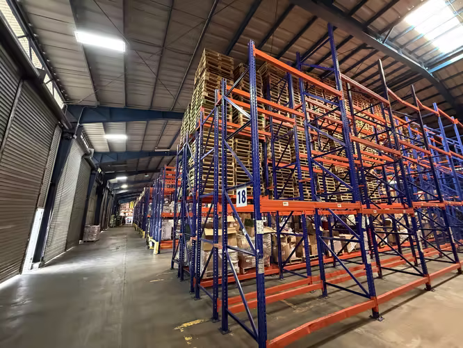 SE VENDE BODEGA, NAVE INDUSTRIAL Y AMPLIA PROPIEDAD EN HEREDIA 18.035 m2 de terreno y 3.880 m2 de nave - Imagen 3