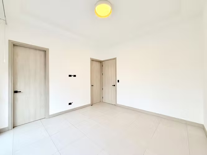 Alquiler casa c/jardín, 3 habitaciones, sala de TV - Imagen 11