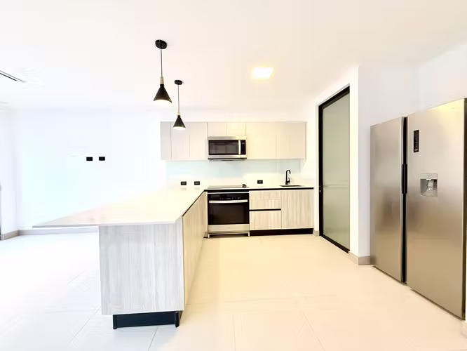 Alquiler casa c/jardín, 3 habitaciones, sala de TV - Imagen 6