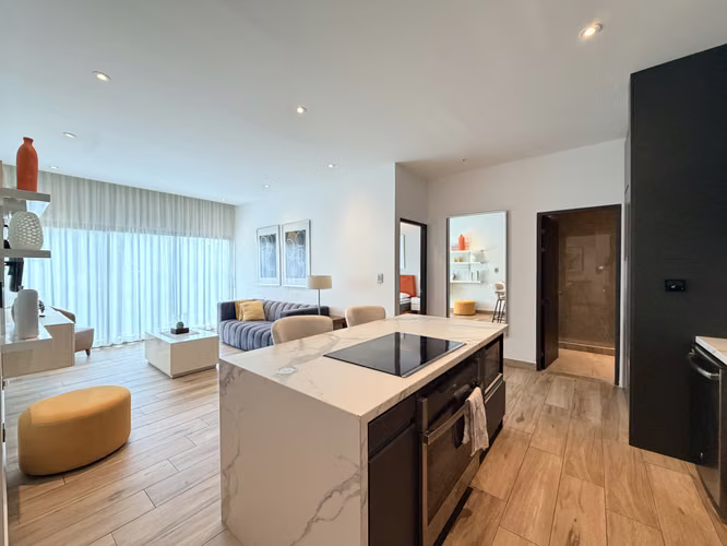 SE ALQUILA EN ROHRMOSER APARTAMENTO TOP FRENTE AL PARQUE