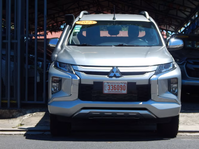 MITSUBISHI L200 SPORTERO 4X4 AUTOMATICO TDI 2023