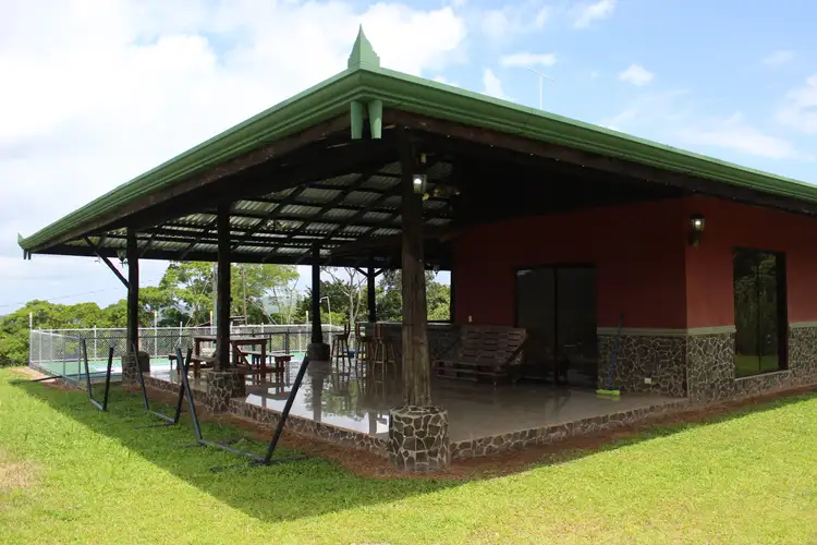 VENTA DE FINCA EN TURRUBARES.