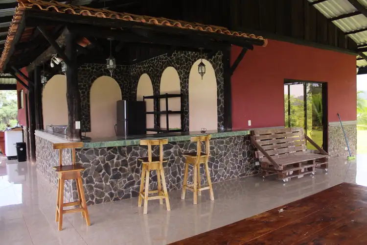 VENTA DE FINCA EN TURRUBARES.