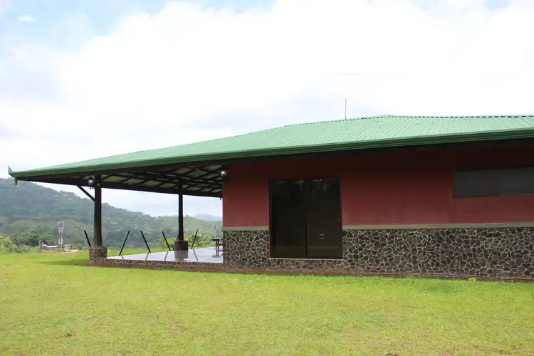 VENTA DE FINCA EN TURRUBARES.
