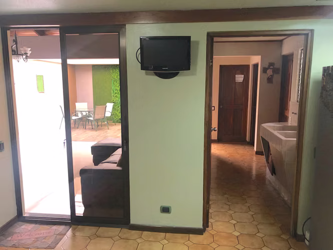 Amplia Casa en Venta en Heredia - Residencial María Auxiliadora - Imagen 8
