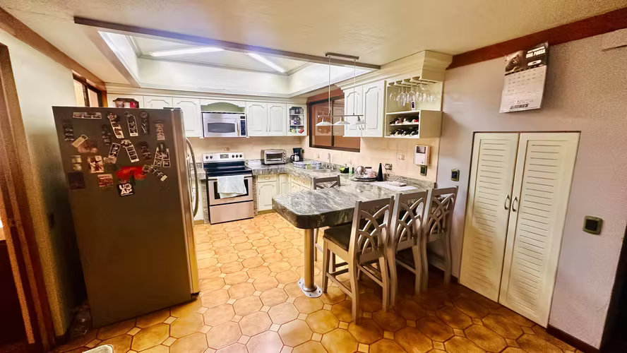 Amplia Casa en Venta en Heredia - Residencial María Auxiliadora - Imagen 16