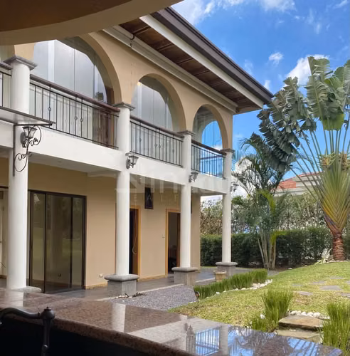 id # 43181  En venta casa en condominio Bosques de Altamonte, Curridabat.