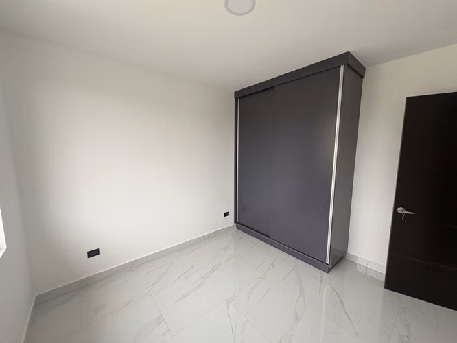 *Venta de hermosa casa de 4 habitaciones en condominio en Tres Ríos.