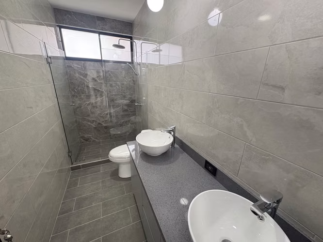*Venta de hermosa casa de 4 habitaciones en condominio en Tres Ríos.
