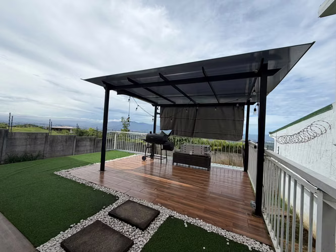 Casa Familiar en Venta en Sabanilla, Alajuela | Mountain View | Vista Panorámica al Valle Central